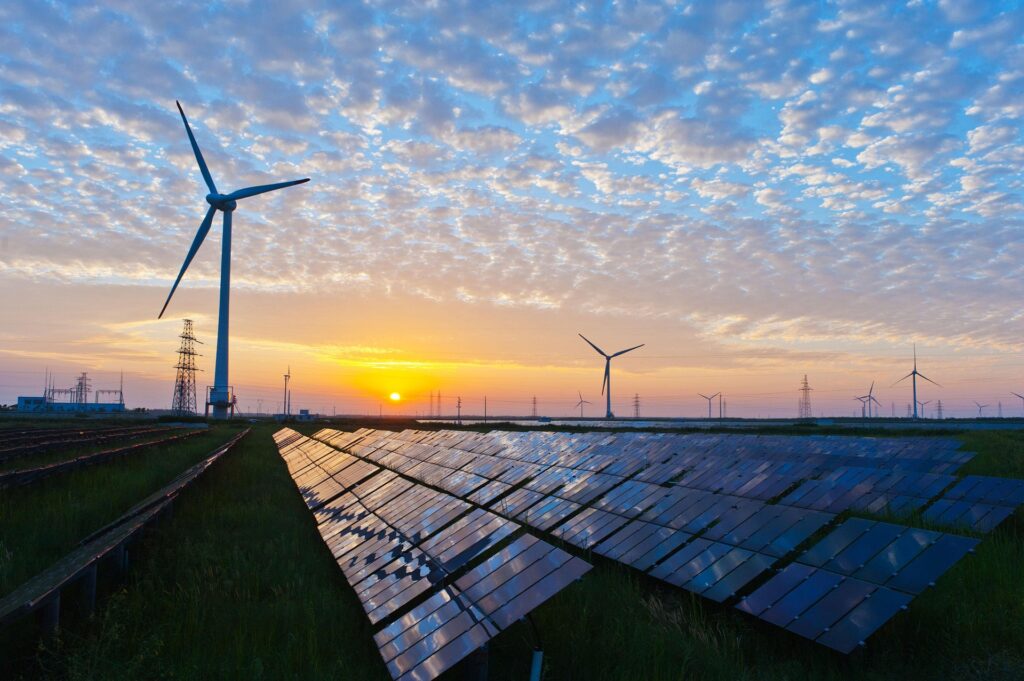 Avondzon foto van windzoncombinatie waar aan de slag is gegaan met cable pooling.
