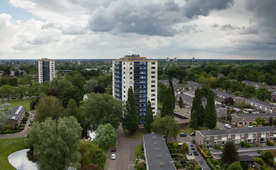 Woonwijk Apeldoorn Kerschoten aanzicht van bovenaf waar warmtenetwerk van Firan komt.
