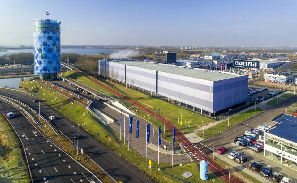 Foto van datacenter, die restwarmte gebruikt om warmte te leveren.